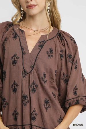 EMB V NECK TOP